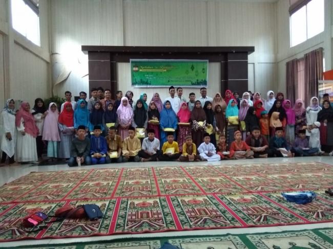Alumni MTsN Selatpanjang Angkatan 2009 gelar Buka Puasa Bersama dan Santunan Anak Yatim